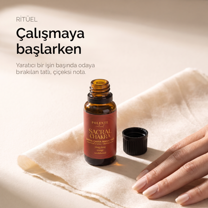 Sakral Çakra Yağı 20 ml — ritüel öncesi hazırlanan şişe, aromatik ritüel yağı