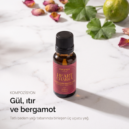 Kalp Çakra Yağı kompozisyonu — gül, ıtır ve bergamot uçucu yağları, tatlı badem yağı tabanında