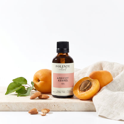 Kayısı Çekirdeği Yağı Soğuk Sıkım 50 ml — kayısı meyvesi ve çekirdekleriyle botanik konsept görseli