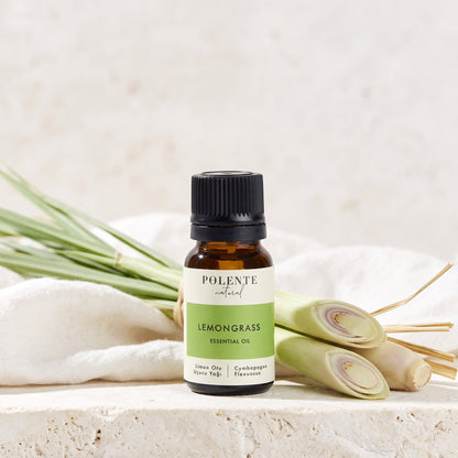 Limonotu Uçucu Yağı 10 ml — limon otu saplarıyla botanik konsept görseli